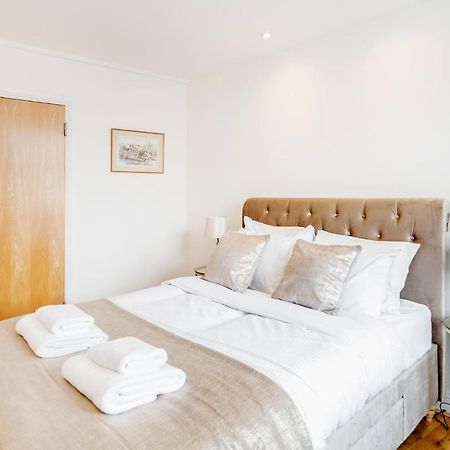 Great Mayfair Apartment,Sleeps 6 Лондон Екстериор снимка